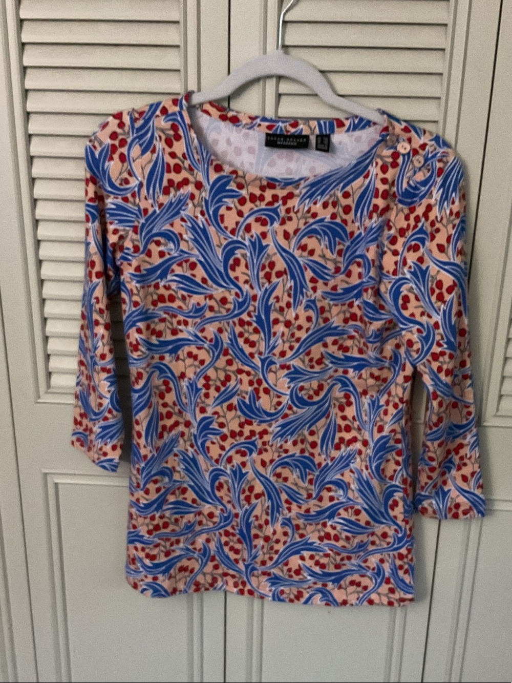 Susan Graver weekend, Red & Cream Floral Swirl Long Sleeve Top